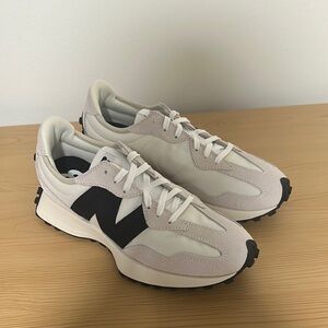 New Balance 327- brand new